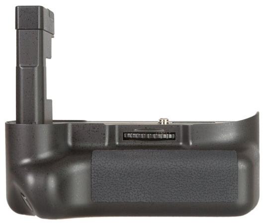 Phottix-battery-grip-BG-D5200-FOR-Nikon-D5200-and-D5100-cameras
