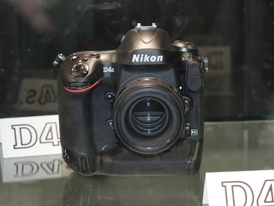 Nikon-D4s-camera-front-view