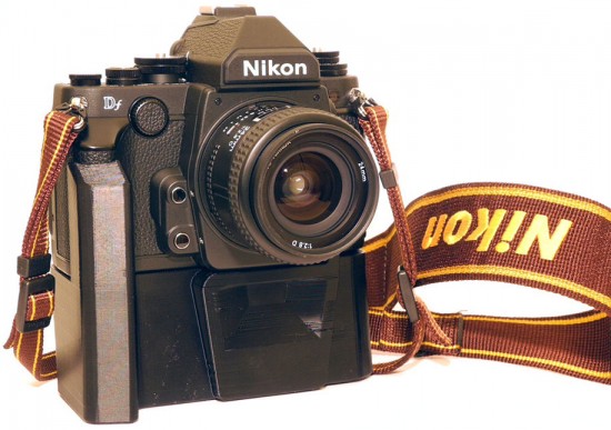 3D-printed-Nikon-Df-camera-grip-prototype