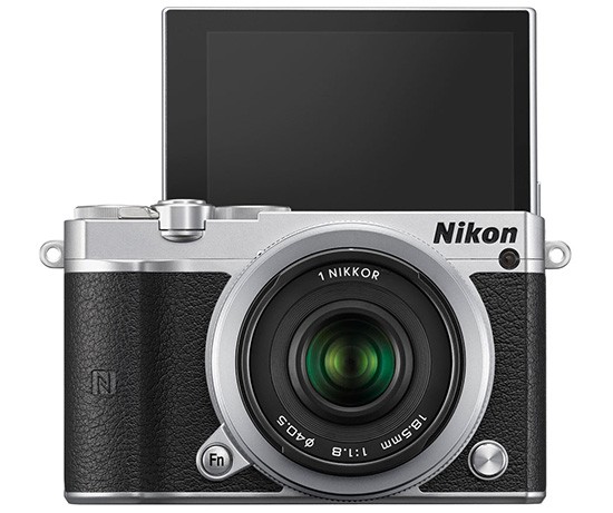 Nikon-1-J5-camera-selfie-screen