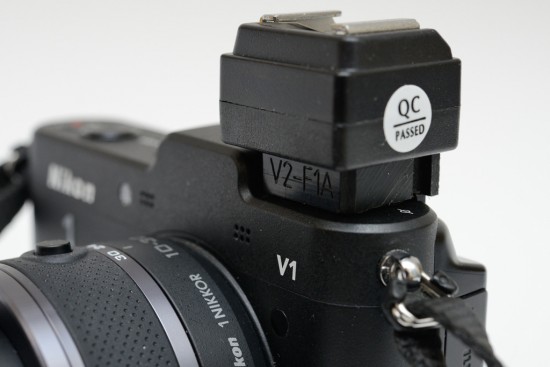 V2-F1A-flash-hot-shoe-adapter-for-Nikon-1-V1-camera