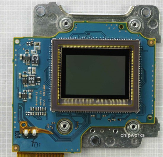 Nikon D5200 sensor made by Toshiba (2)