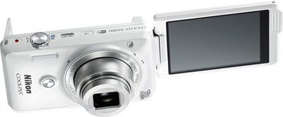 Nikon-Coolpix-S6900-camera