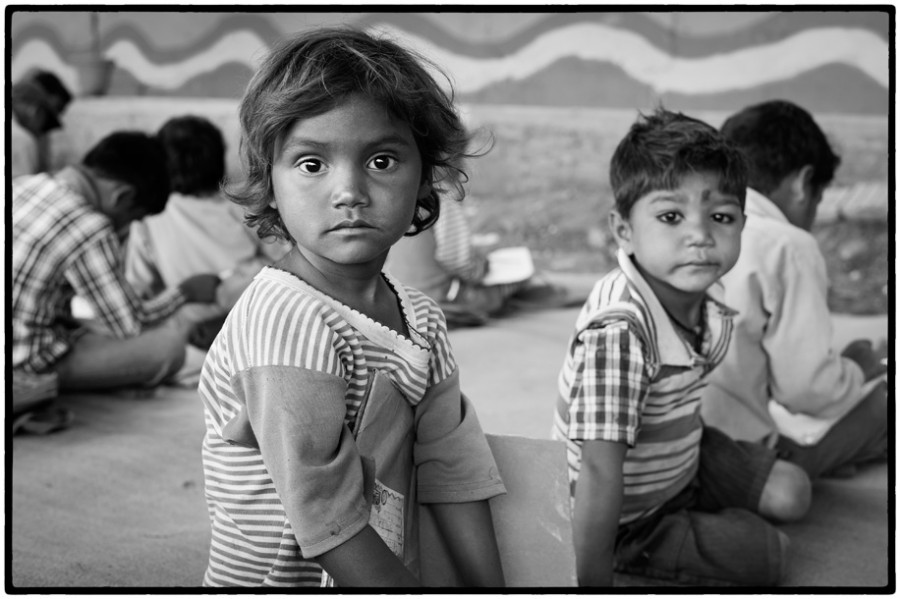 The school under the bridge in Delhi - Nikon Rumors