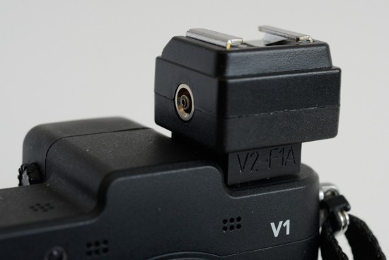 V2-F1A-flash-hot-shoe-adapter-for-Nikon-1-V1