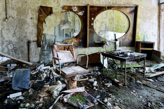 06-Pripyat-hairdresser