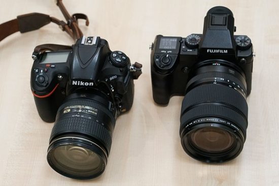 fujifilm-gfx-50s-vs-nikon-d810-cameras-size-comparison