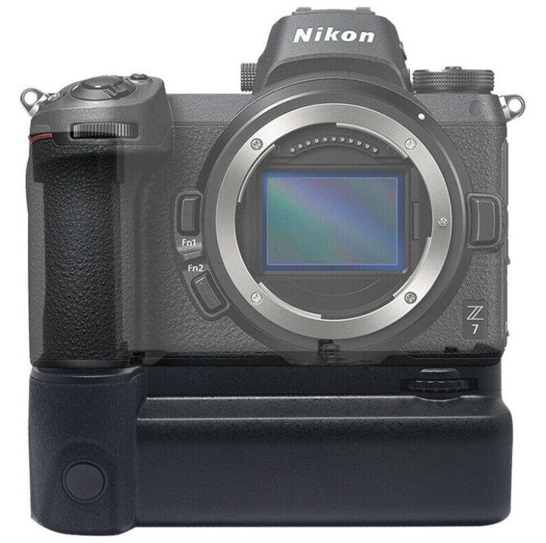 This thirdparty battery grip for Nikon Z6/Z7 cameras has a shutter