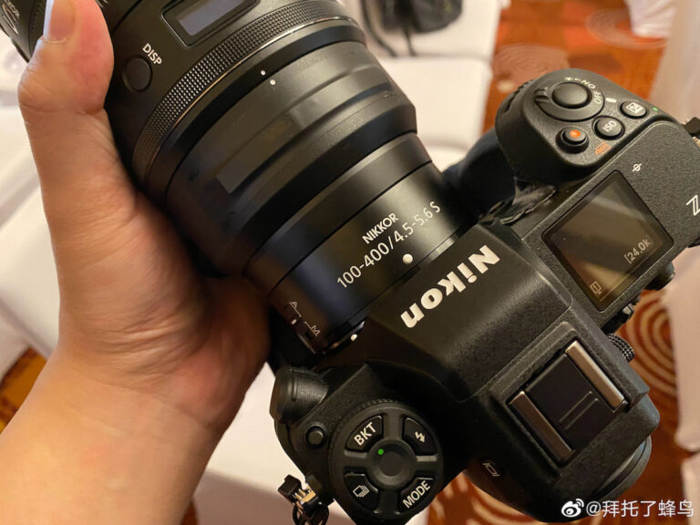 Handson picture of the new Nikon Z9 camera, FTZ II adapter and Nikkor